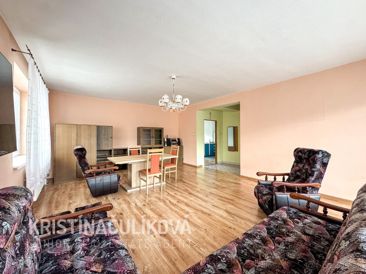 RODINNÝ DOM S GARÁŽOU, VERNÁR - 9