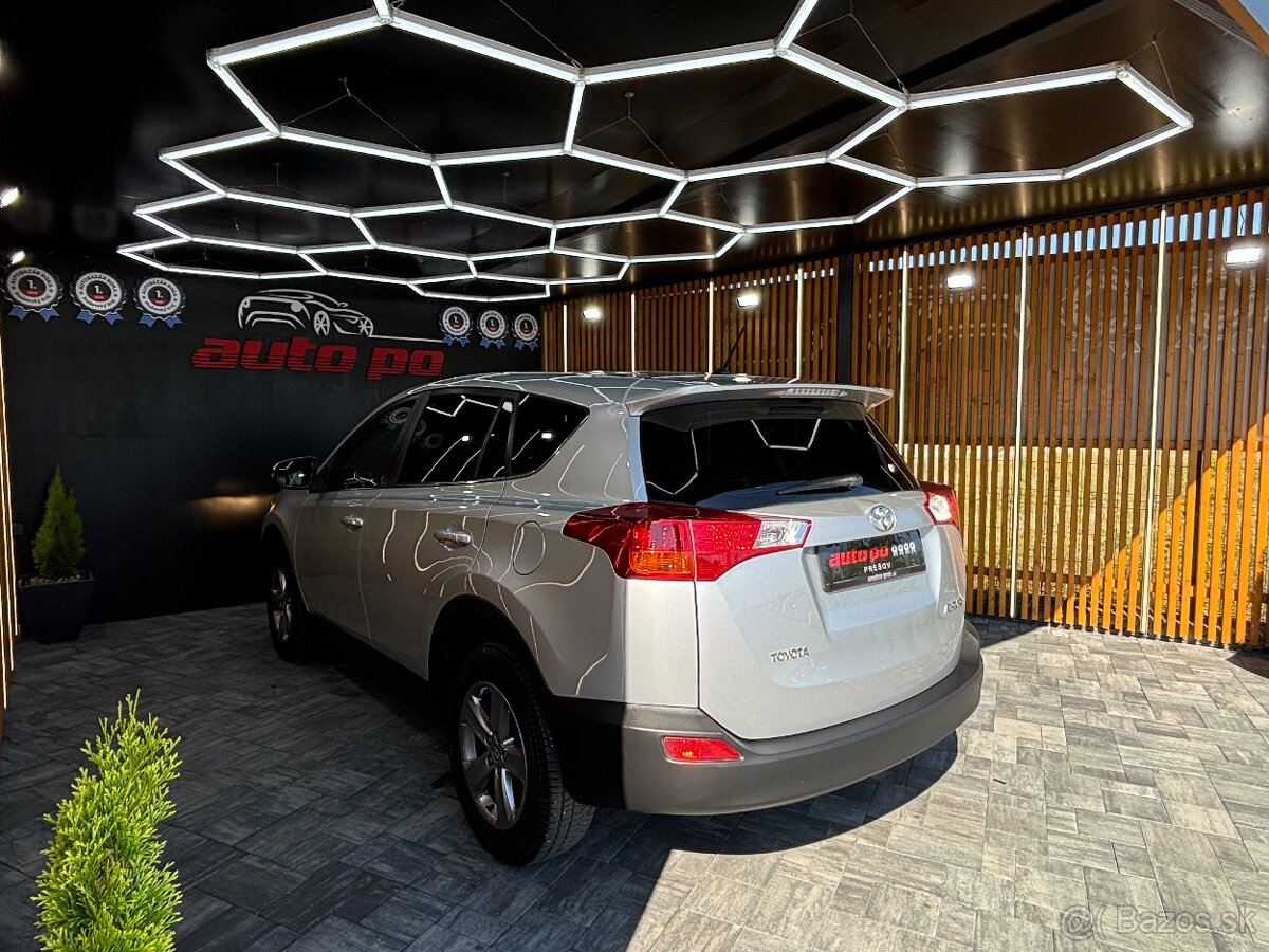 Toyota RAV4 2.0 l D-4D Active - 9