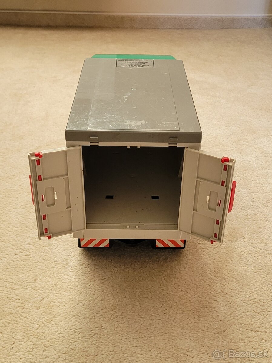 Bruder auto Volvo Euro Cargo - 9