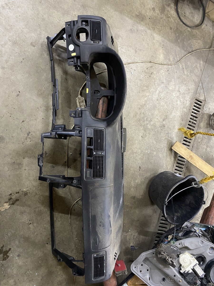 Rozpredam VW Golf 4 1.9 TDI 96KW - 9