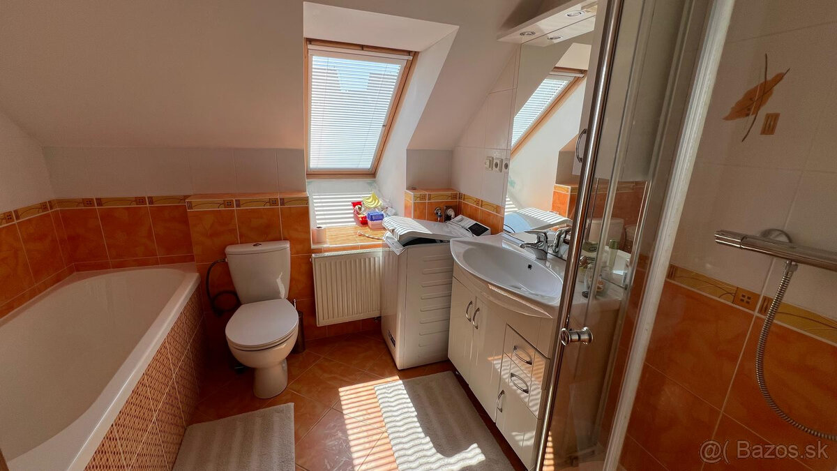 PRENÁJOM NÁDHERNÉHO 4,5-IZB. 2-PODLAŽNÉHO RODINNÉHO DOMU S G - 9