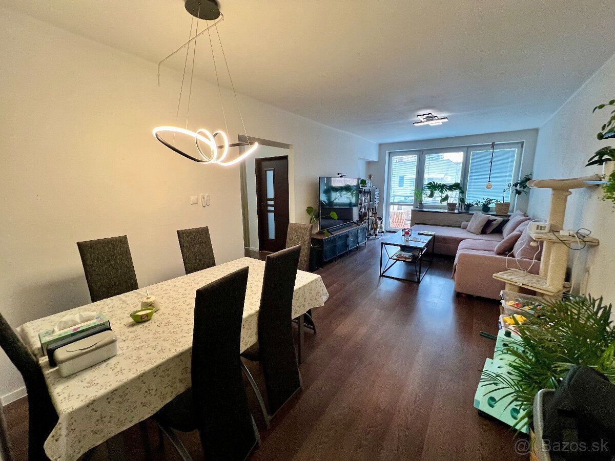 🏡 3-izbový byt so záhradou, 2 balkónmi, garážou a veľkou pi - 9