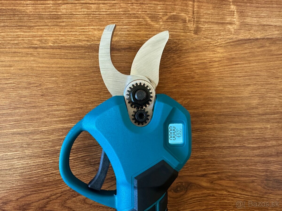 AKU bezuhlíkové záhradné nožnice na konáre 30mm - 9