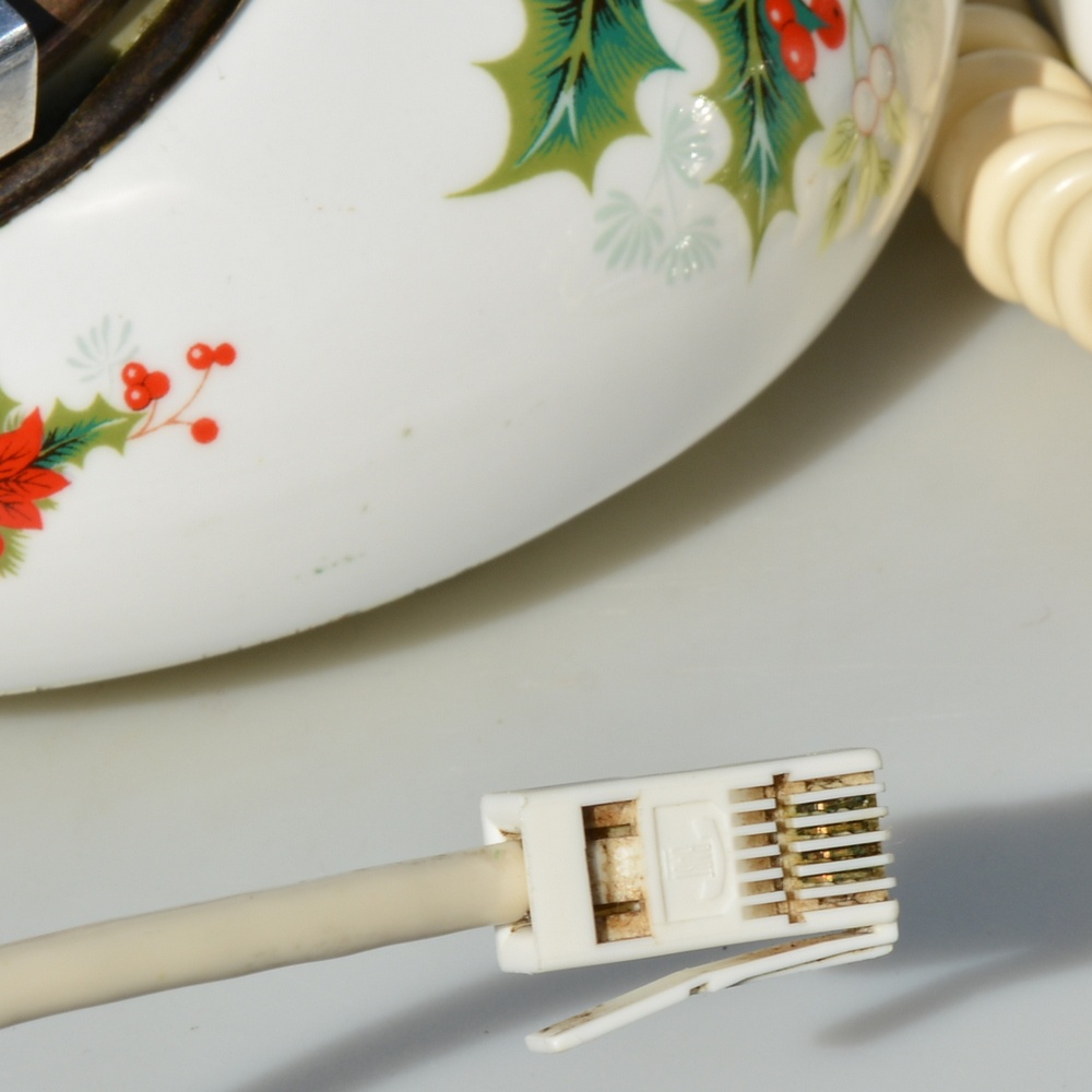 Royal Albert Vintage porcelánový telefón - Vianočná ruža - 9