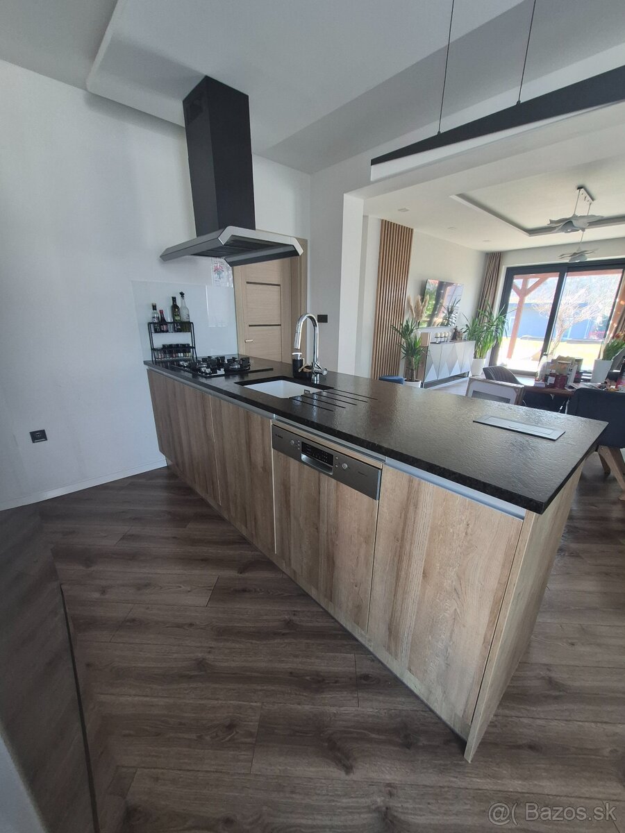 Kuchynská linka + spotrebiče - 9