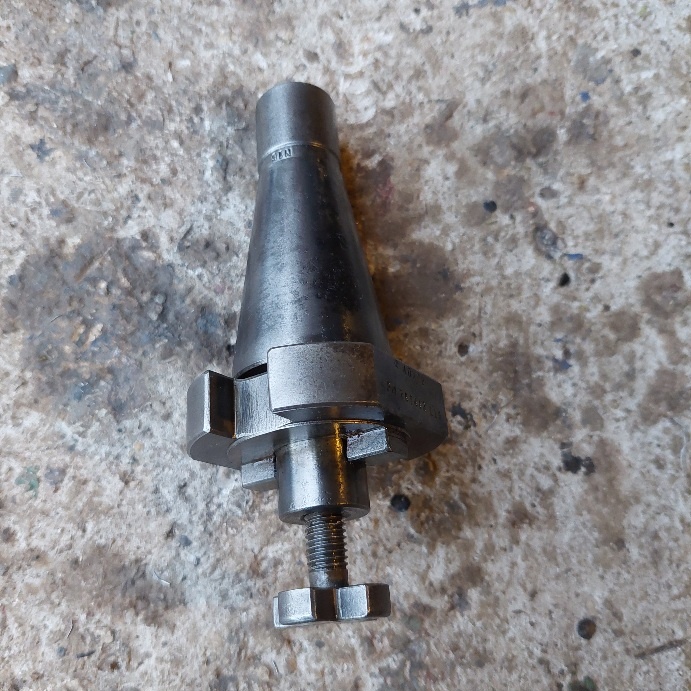 Redukcie a upinače ISO 40 - 9