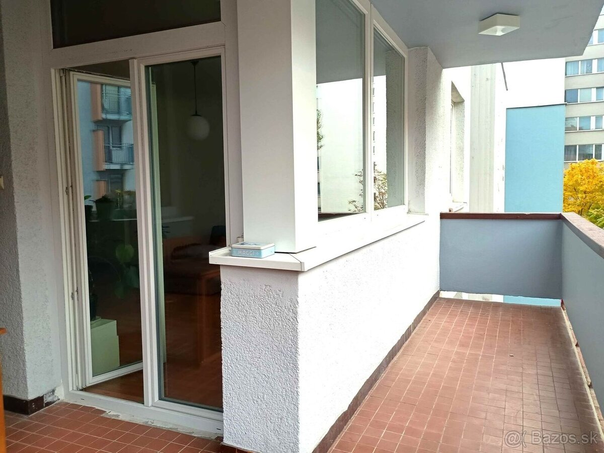 Prenájom 4-izbového bytu v centre Bratislavy, Kováčska ulica - 9