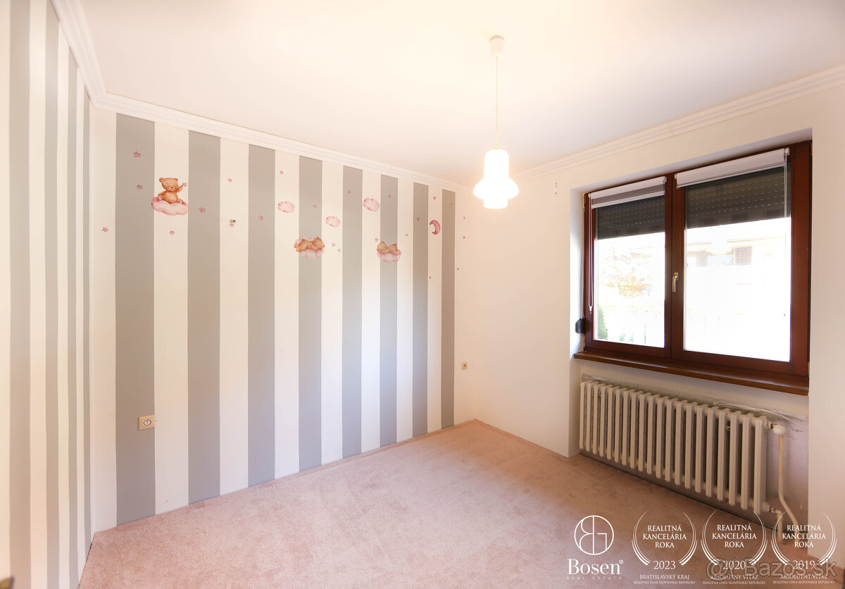 BOSEN | Na predaj priestranný 4-izb. RD v tichej časti mesta - 9