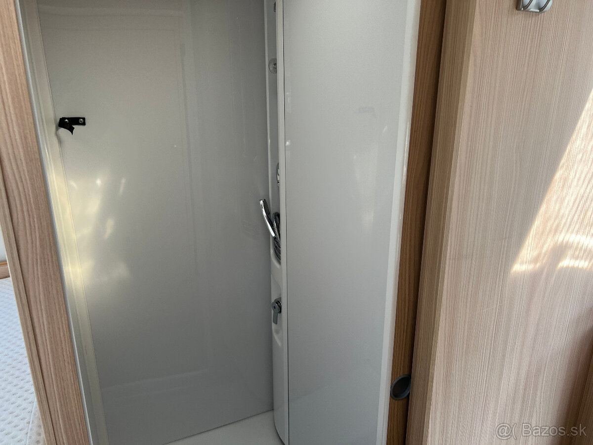 Obytné auto Burstner Lyseo A 700-6 osob, odp. DPH - 9