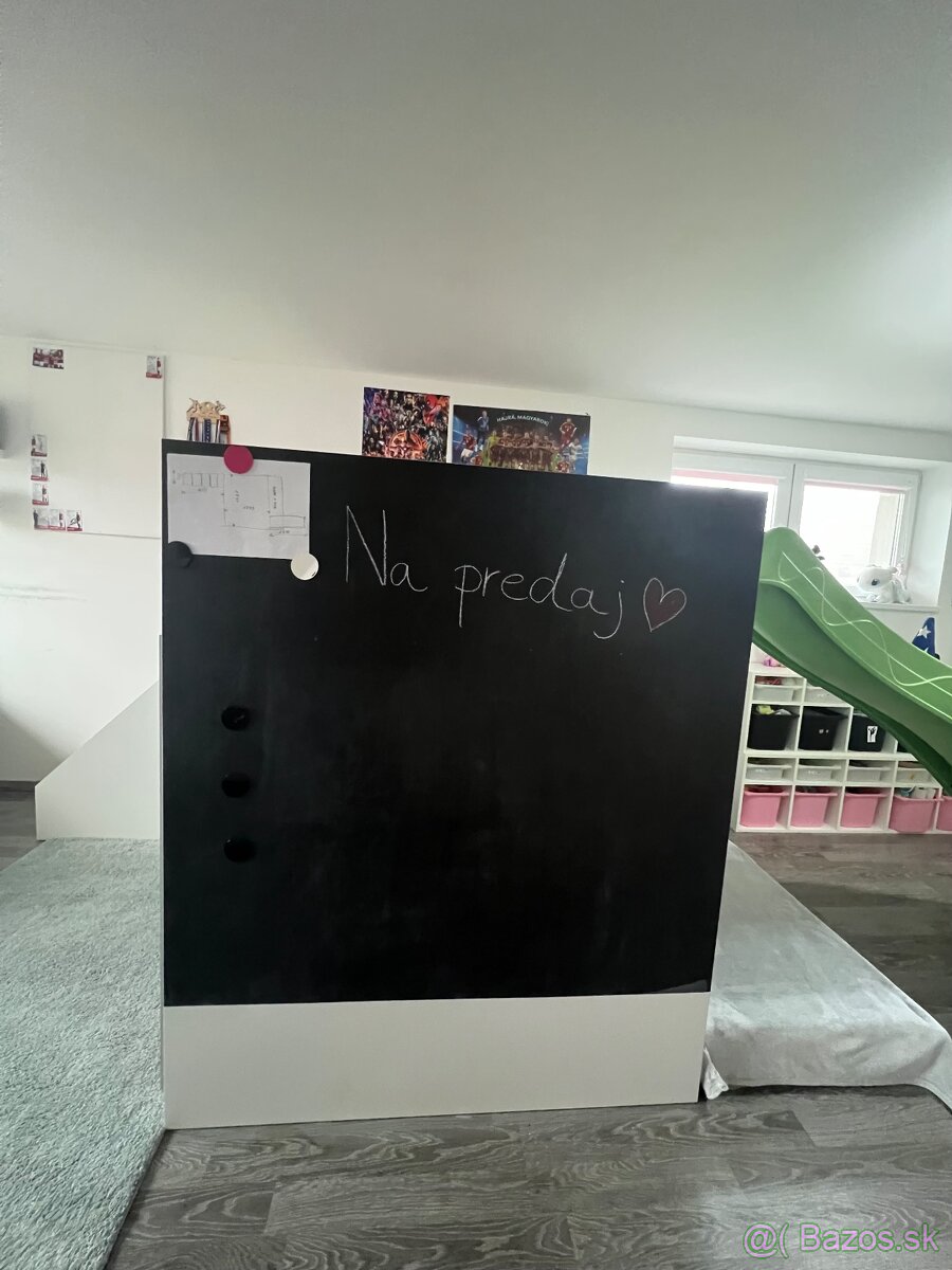 Detská posteľ na mieru so šmykľavkou a úložným priestorom - 9