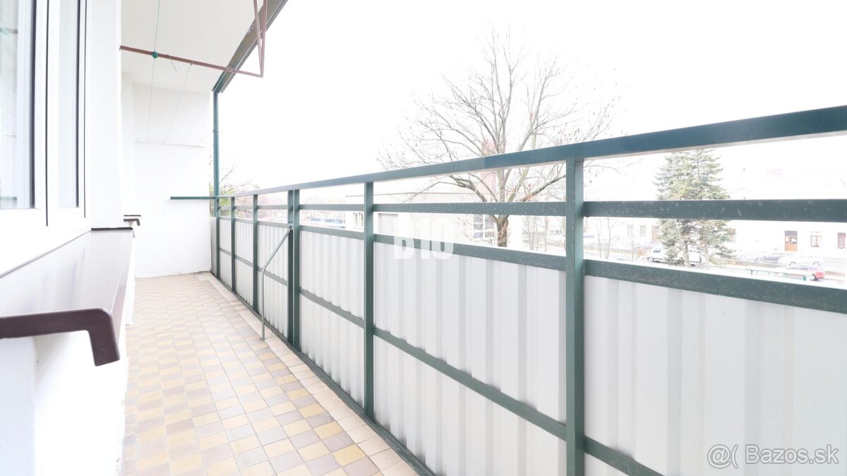 Na prenájom 3 izbový veľkometrážny byt Nováková ulica - 9