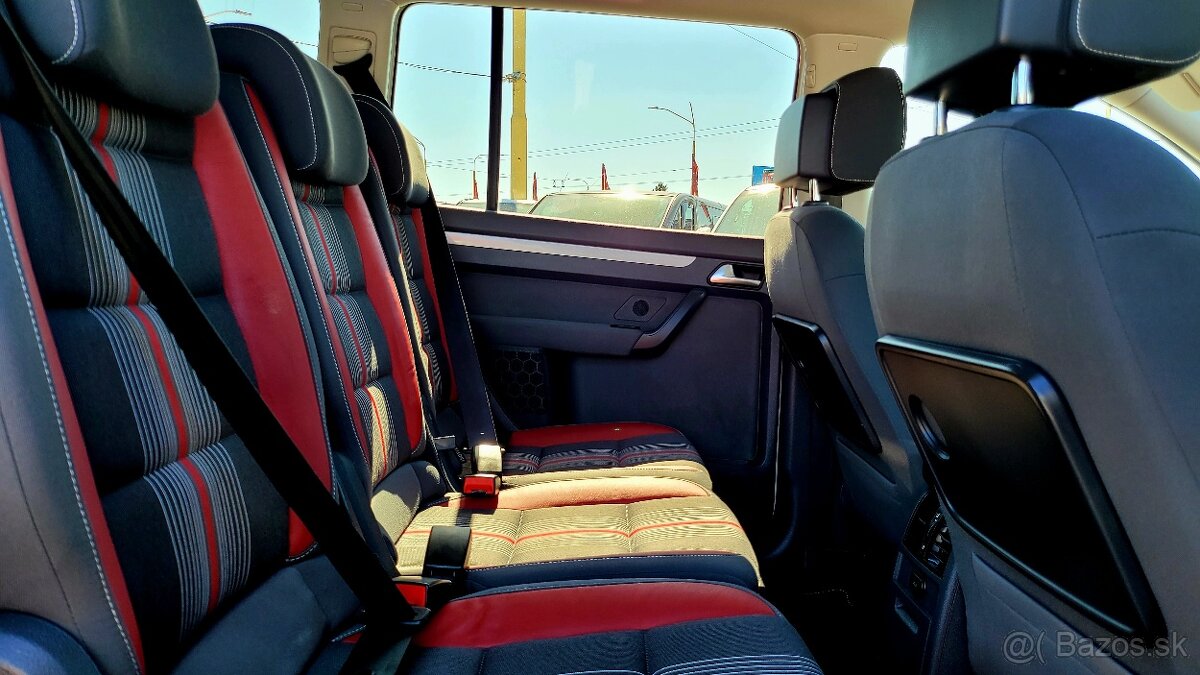 Volkswagen Touran 2.0 TDI Premium Comfortline DSG - 9