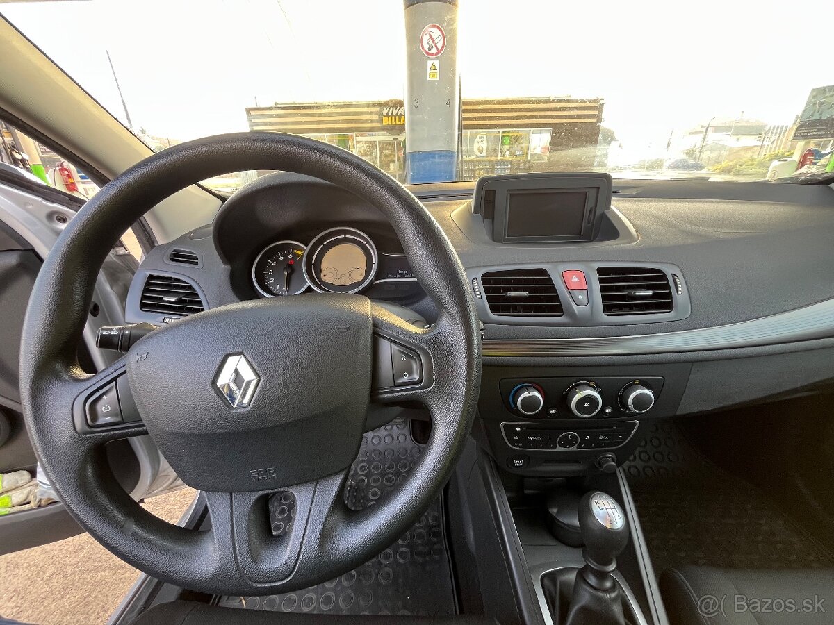 Renault Megane Grandtour 1.6 benzin, 2011 - 9