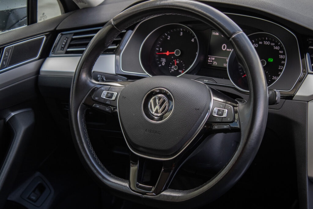 Volkswagen Passat Variant 2.0 TDI DSG - 9