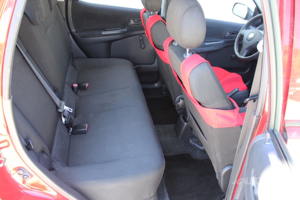 Suzuki Ignis 1,3 i 16V DOHC 69 kW - 9