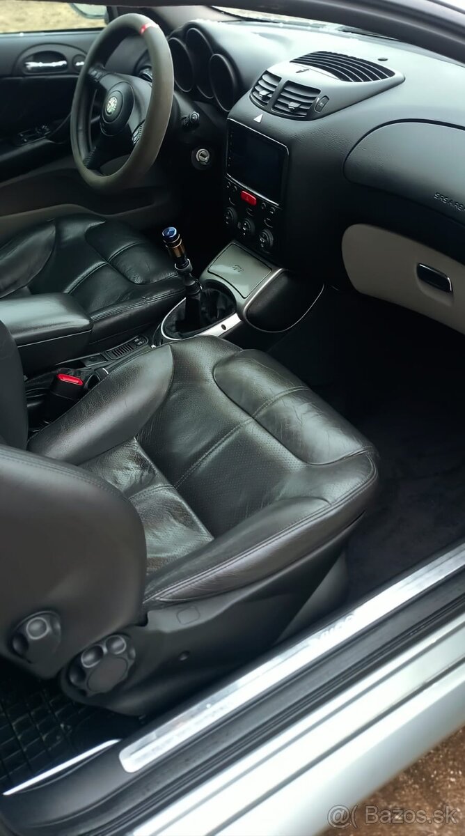 Alfa Romeo GT 1.9 JTD - 9