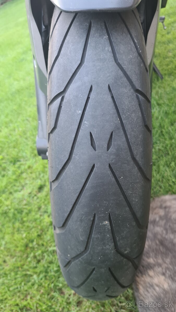YAMAHA MT07 - 9