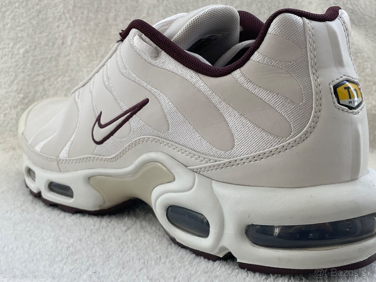 Nike Air Max Plus Premium - 9