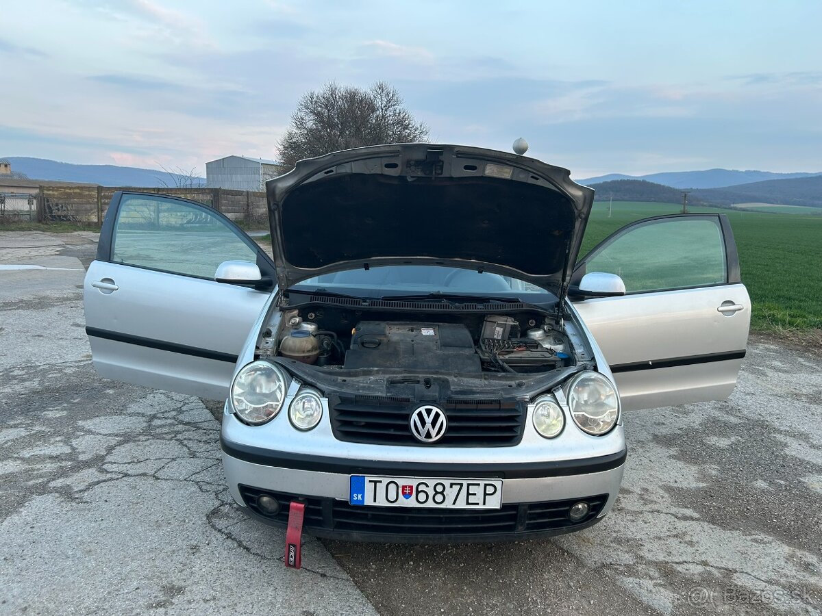 Volkswagen Polo, 1.2HTP 47kW 01/2002 - 9