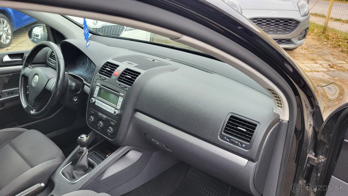 Predam Volkswagen Golf 5 1.9 TDi rok 2006 - 9