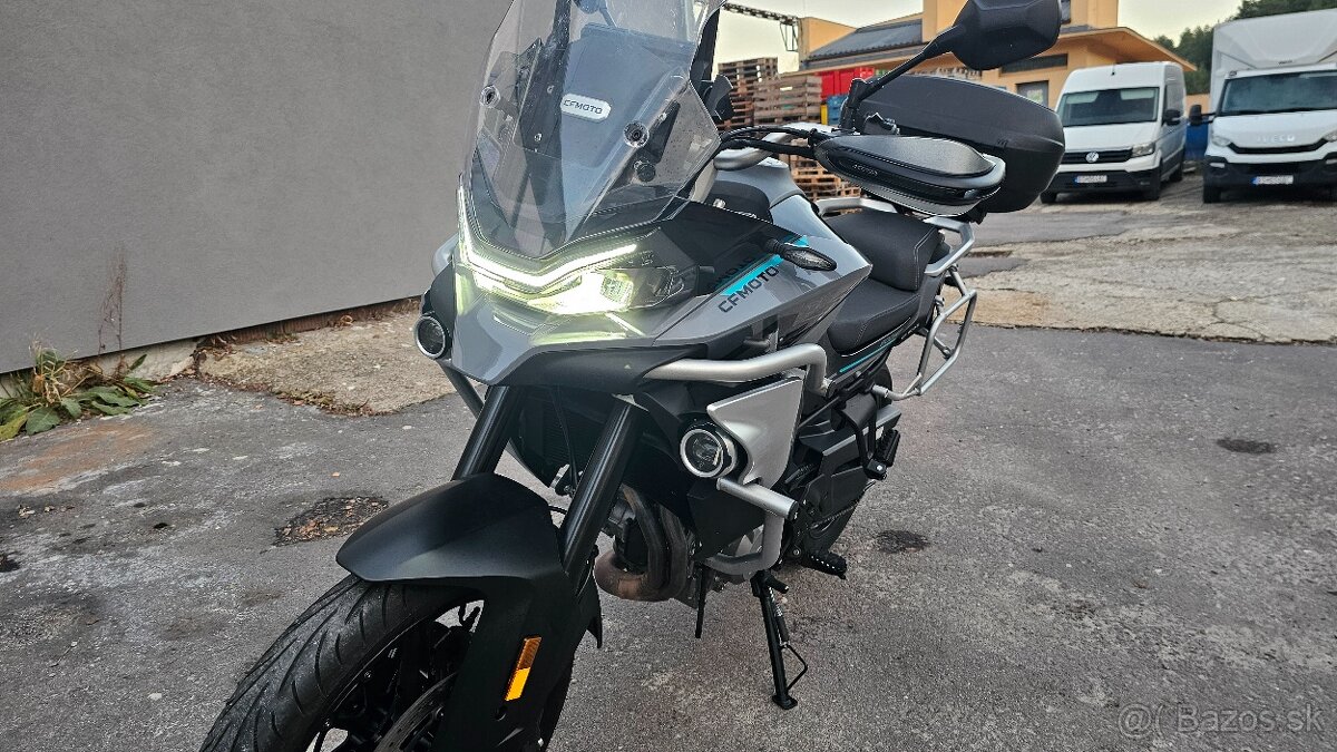 Moto 800MT Touring r.v. 2022 - 9