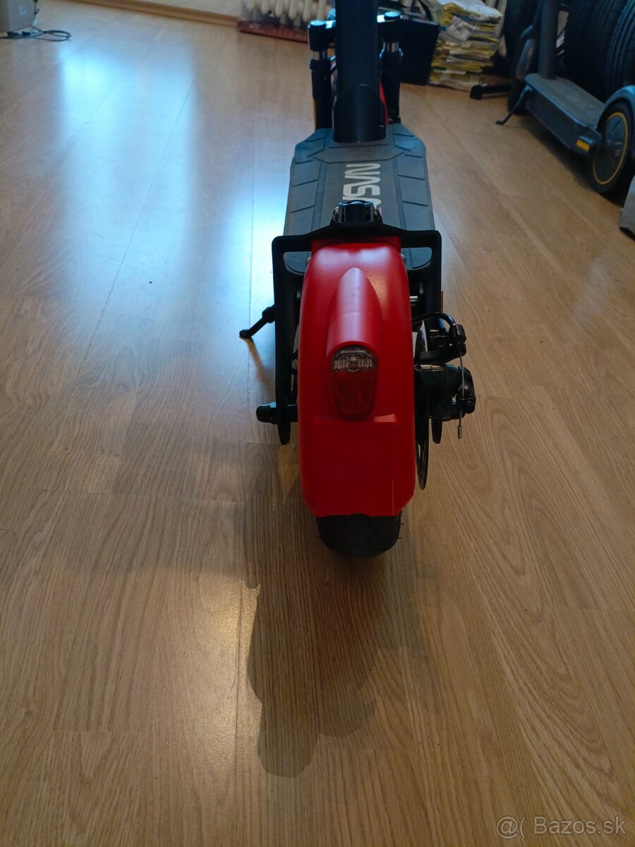 Elektrická kolobežka NASA earth 10-15 čierna - 9