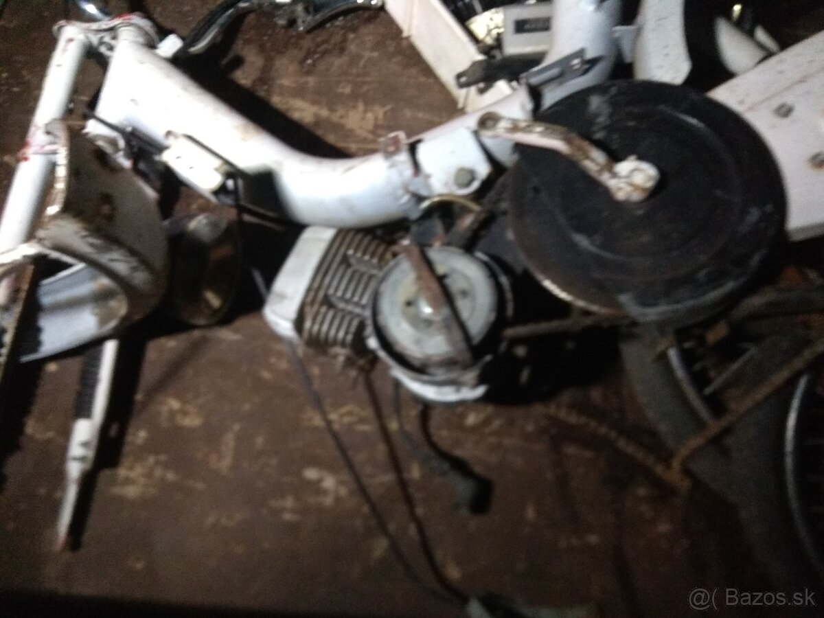 Suzuki tvs eko 50 mopedy - 9