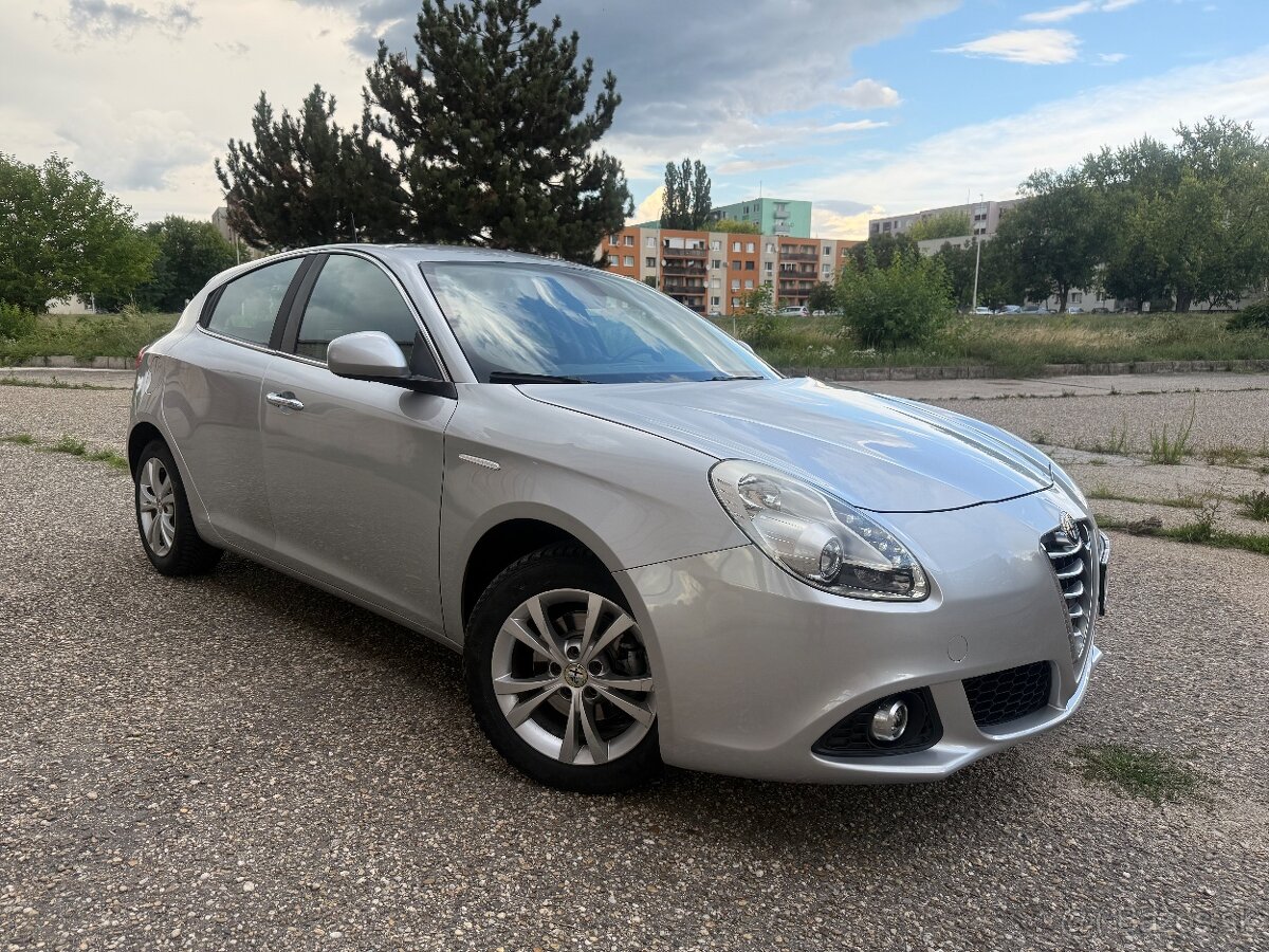 Alfa Romeo Giulietta 1.6 JTD Distinctive - 9