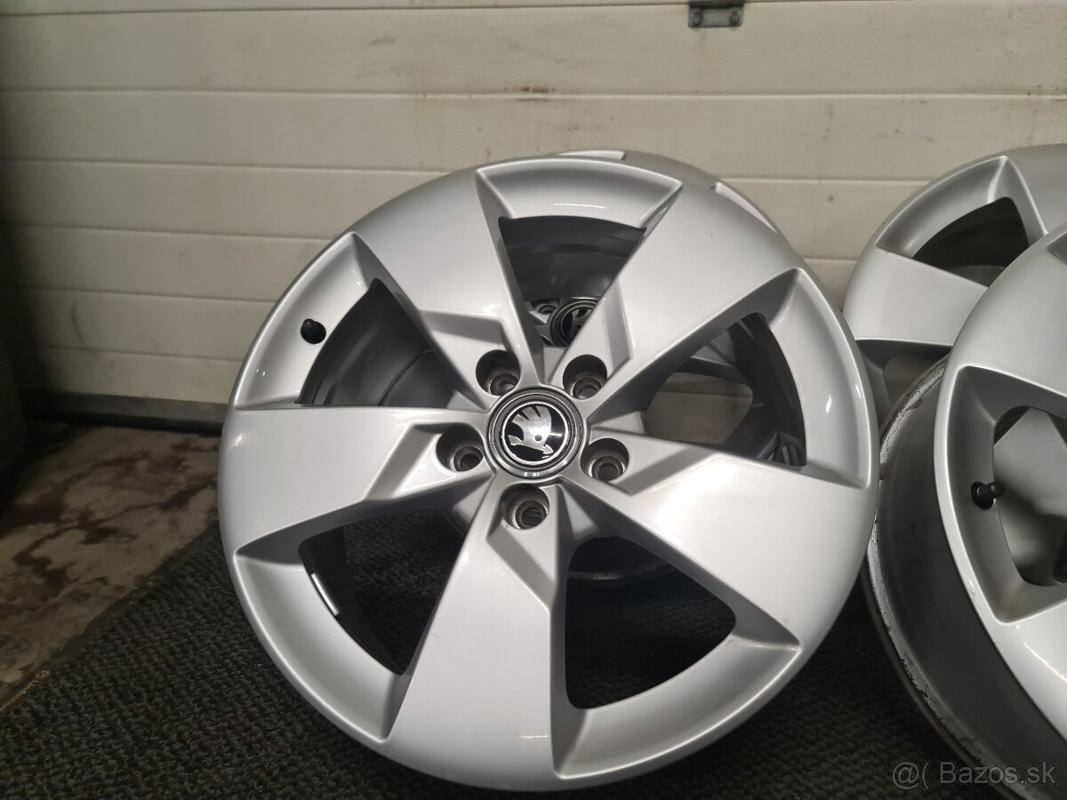5X112 R17 7,0J ET47 ALU - 9