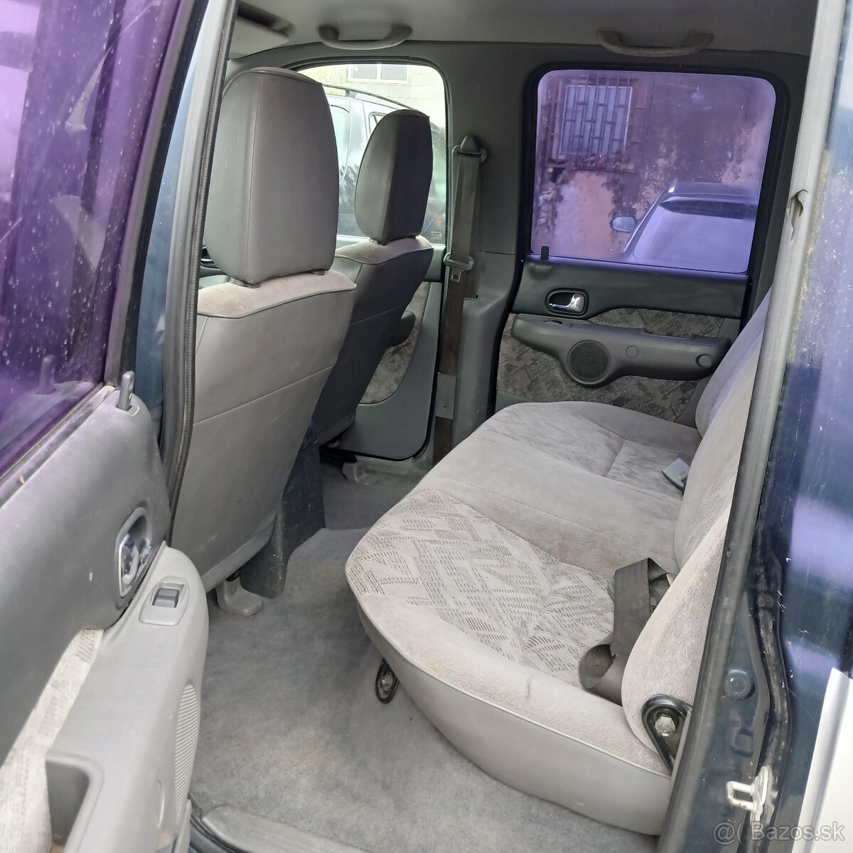 Mazda b2500. Big food. - 9