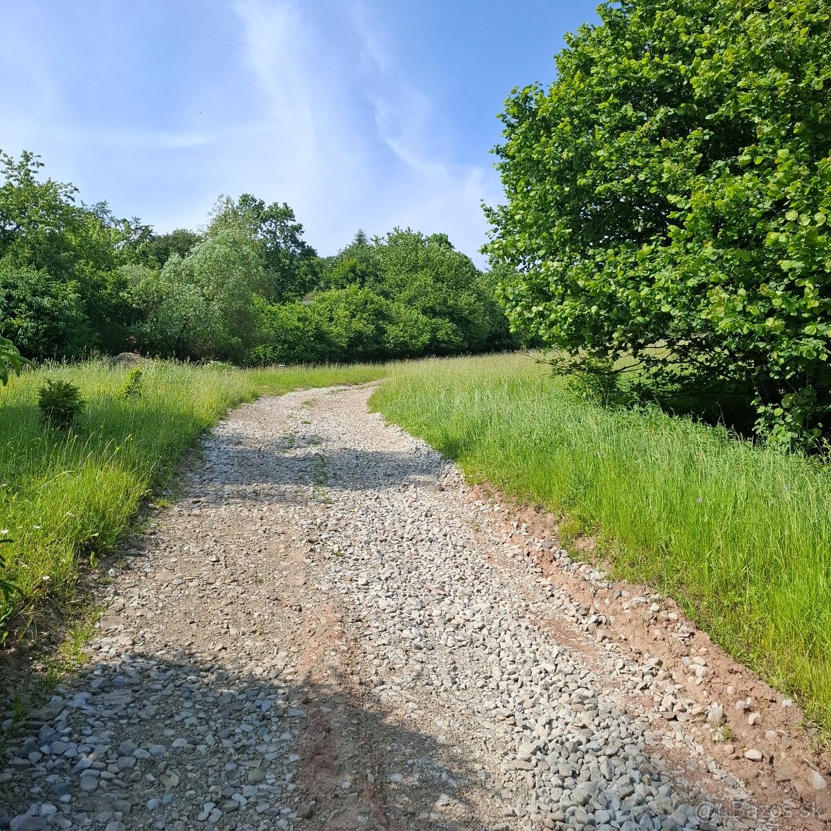 POZEMOK NA VÝSTAVBU REKREAČNEJ CHATY-REGETOVKA - 9