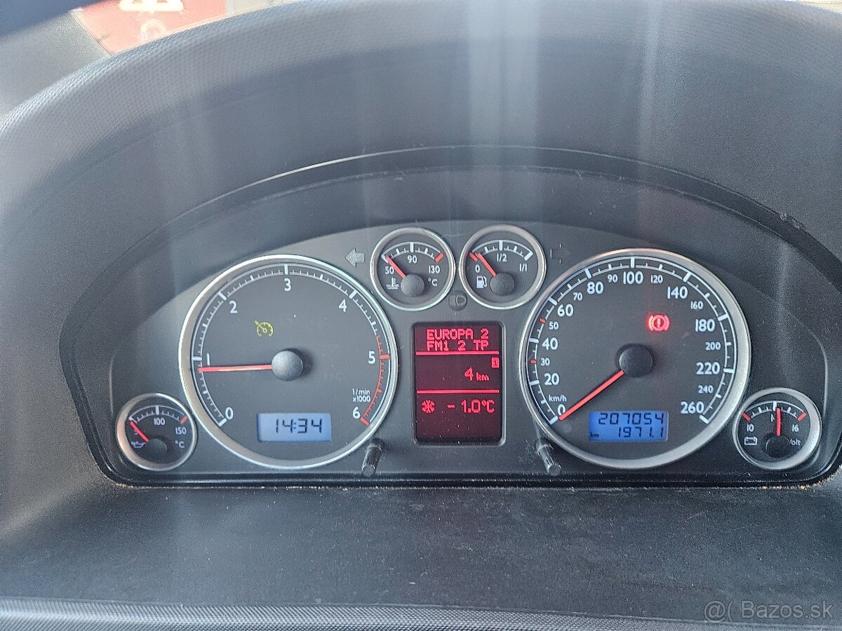 Volkswagen Sharan 1.9 TDI - 9