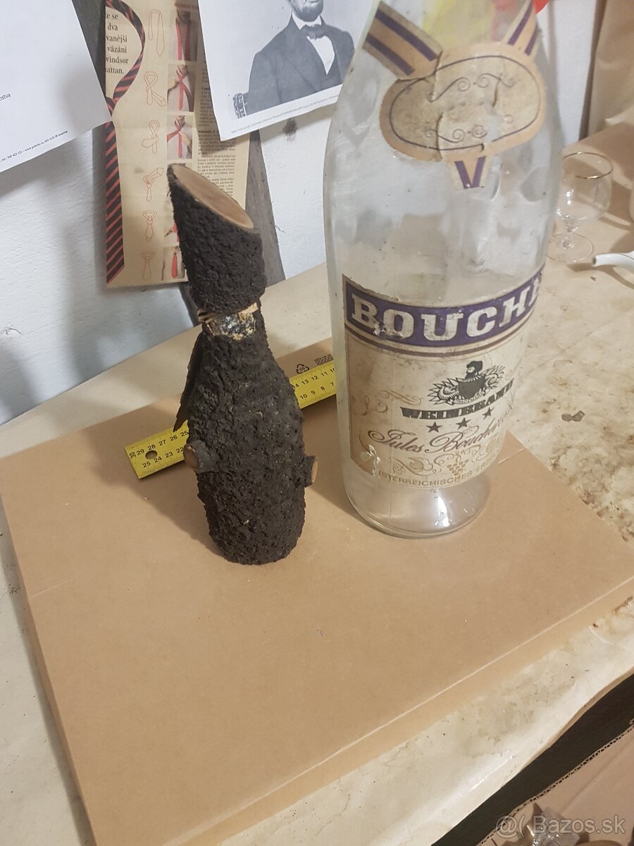 predam babkovu postavu . stare alkoholove flase - 9