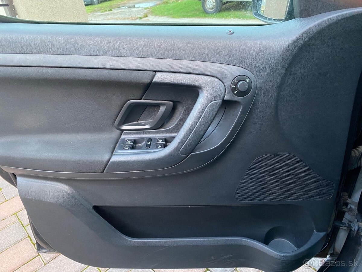 Škoda Roomster - 9
