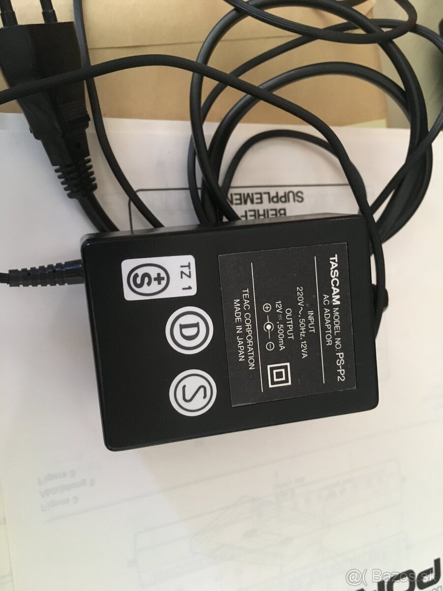 Tascam Portastudio TWO - Balenie, manualy, zdroj, popruh - 9