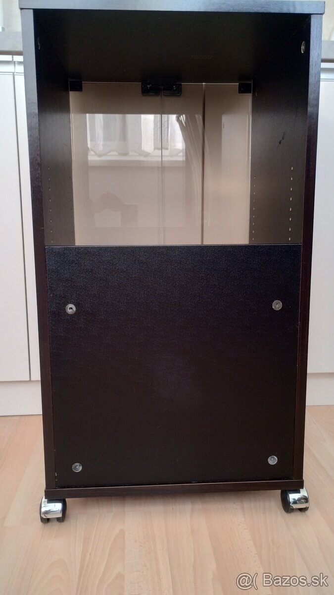 Predám midi hifi rack Sanyo - 9