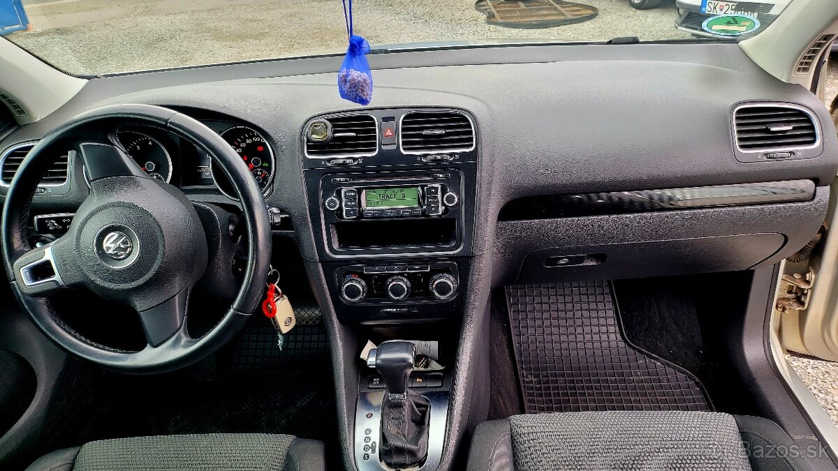 Volkswagen Golf 1.6-75kw Trendline DSG - 9