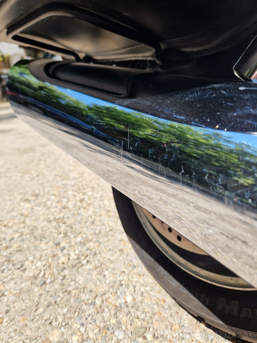 Triumph Rocket III Roadster - 9