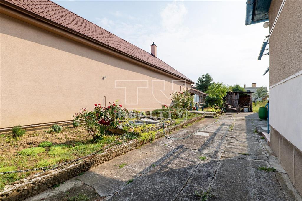 ZNÍŽENÁ CENA
Na predaj rodinný dom v obci Kovarce s... - 9