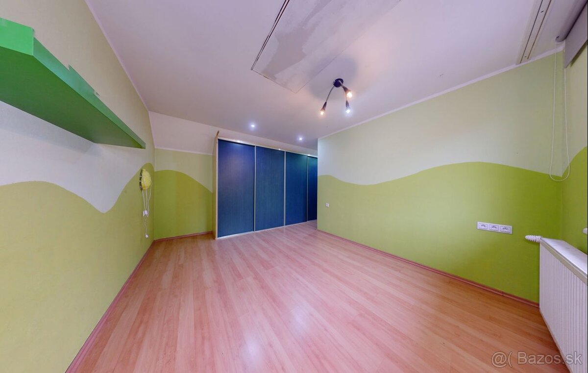 Rodinný dom s 2 bytovými jednotkami - 9