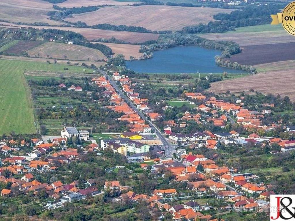 STAVEBNÝ POZEMOK KOZÁROVCE 37500 EUR - 9