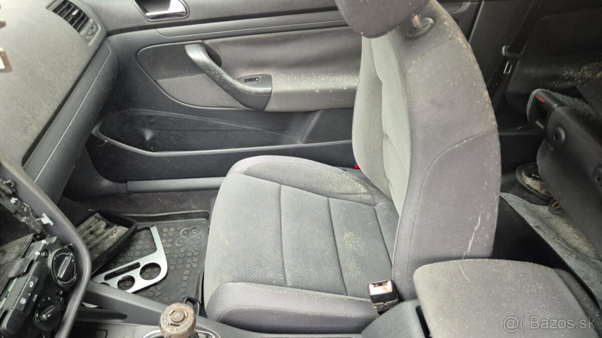 Volkswagen Golf V 1,4i 66kw - 9