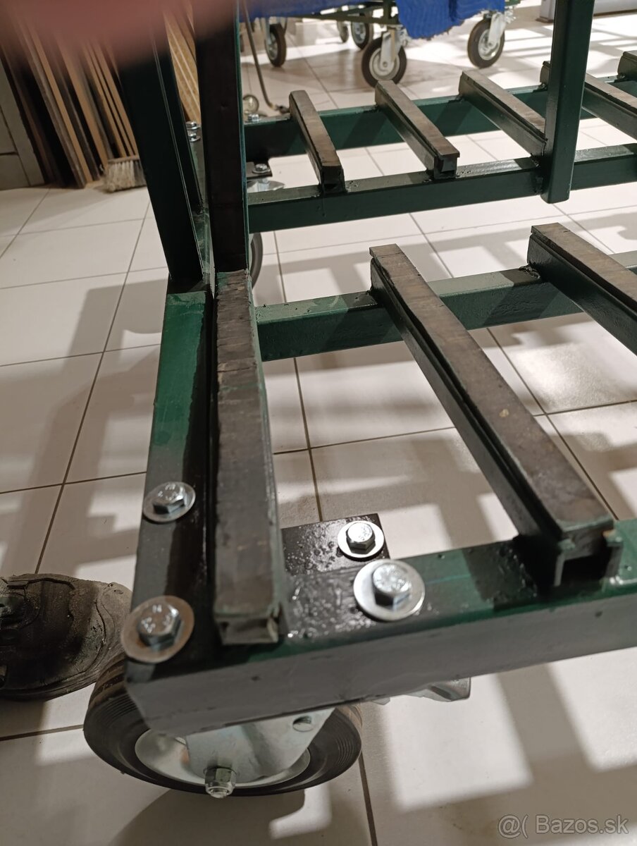 Predam vozika na velkoplosny material. - 9