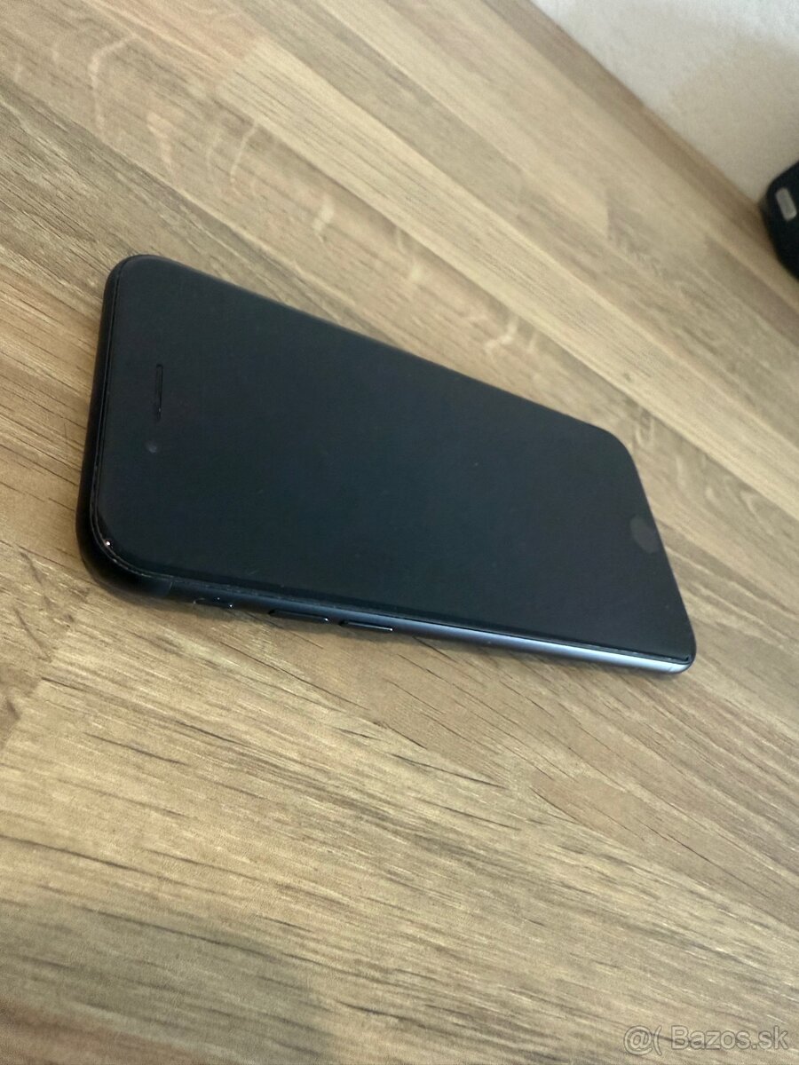 Predám Apple iPhone se 2022 64GB - 9