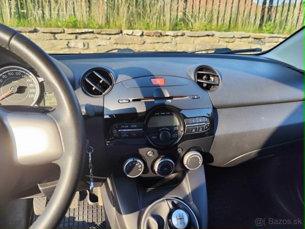 Mazda 2 - 9