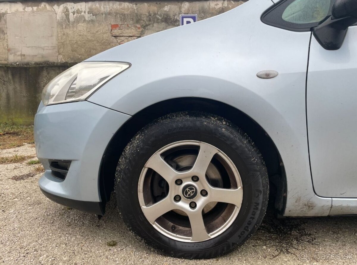 Toyota Auris 1.4 2008 - 9