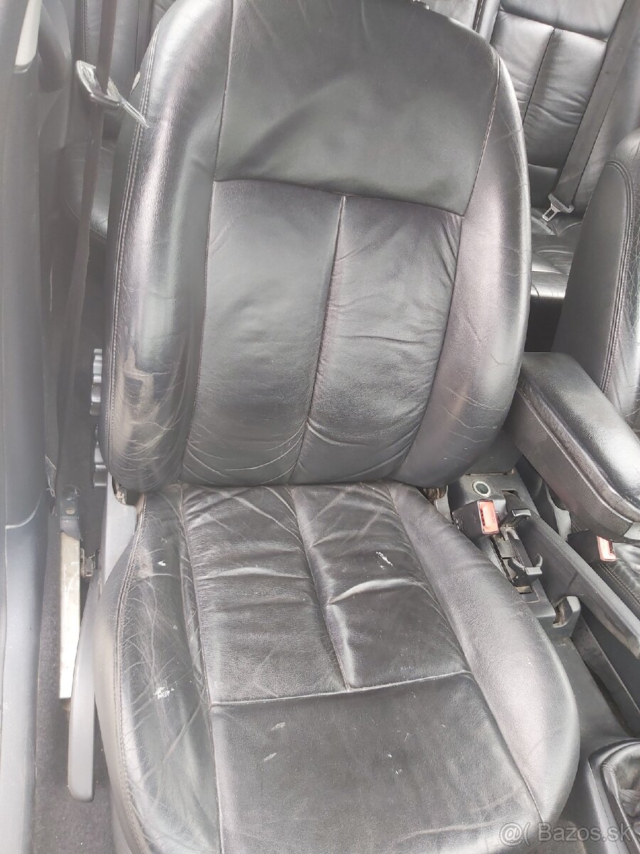 Rozpredám na diely octavia 1 1.9 96kw - 9