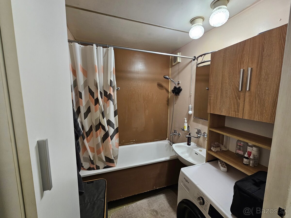 Na prenájom 3izbový byt Šala-Veča - 9