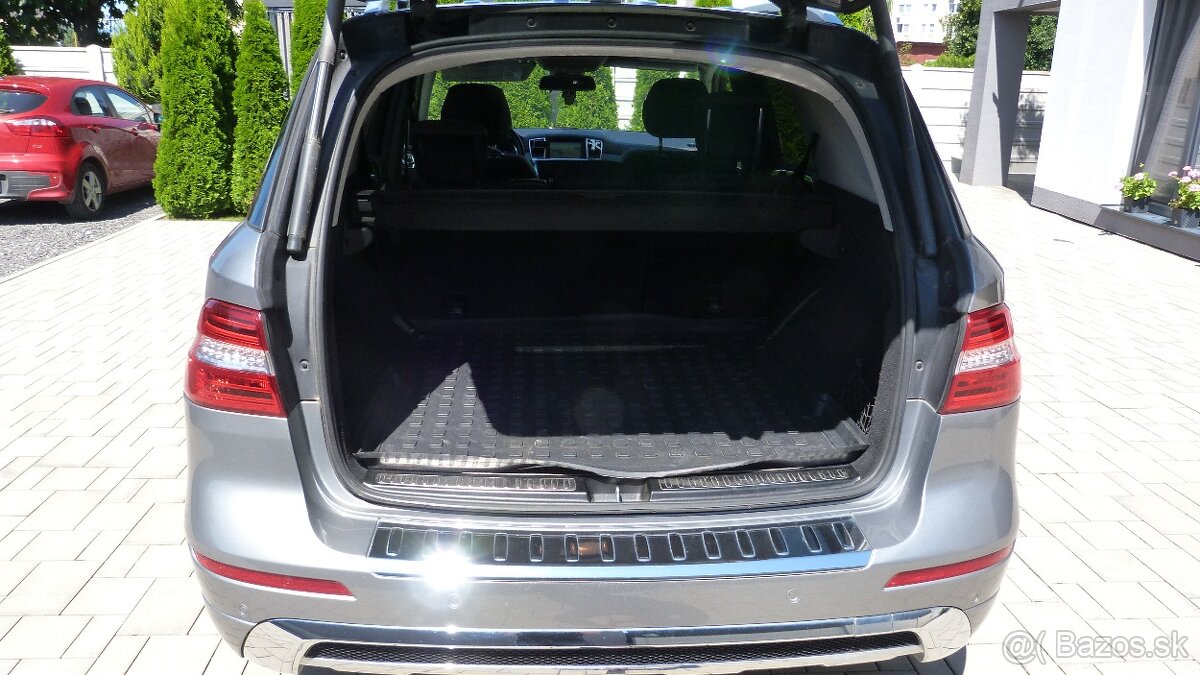 Mercedes-Benz ML 350 CDI BLUETEC 4 MATIC - 9