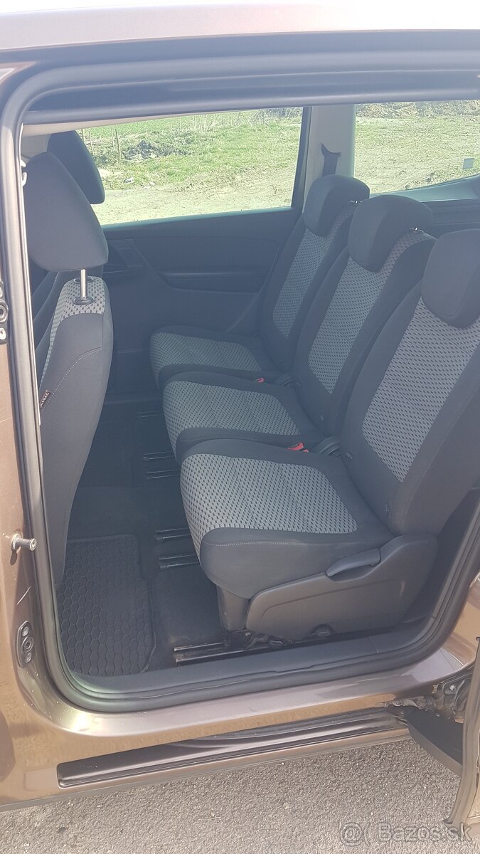 Sharan 2.0tdi 7-miestne - 9